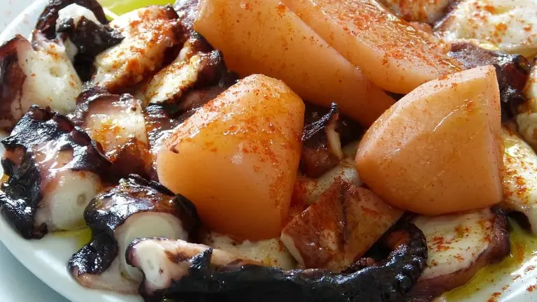pulpo con cachelos