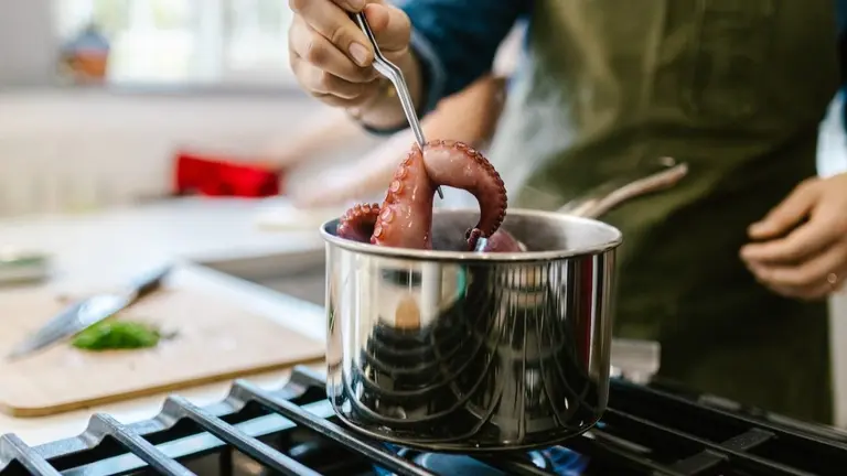 C&oacute;mo cocer pulpo congelado: paso a paso y trucos. Foto: pexels.