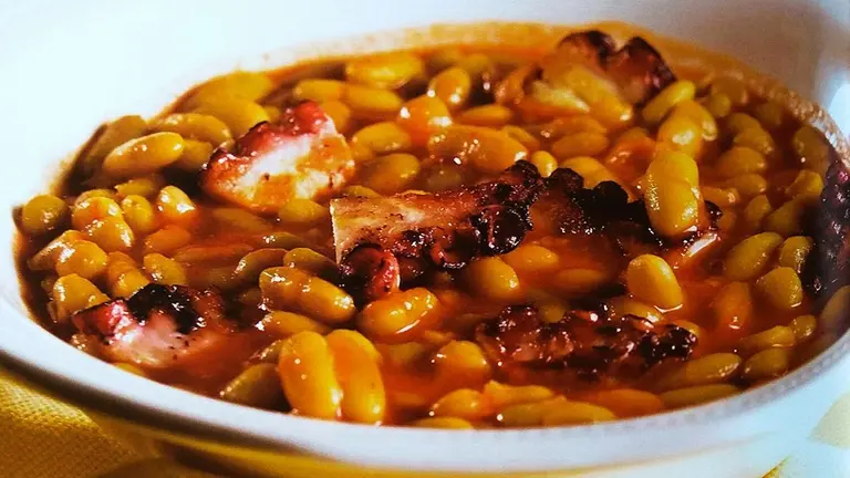 Verdinas con pulpo: Receta tradicional y f&aacute;cil paso a paso